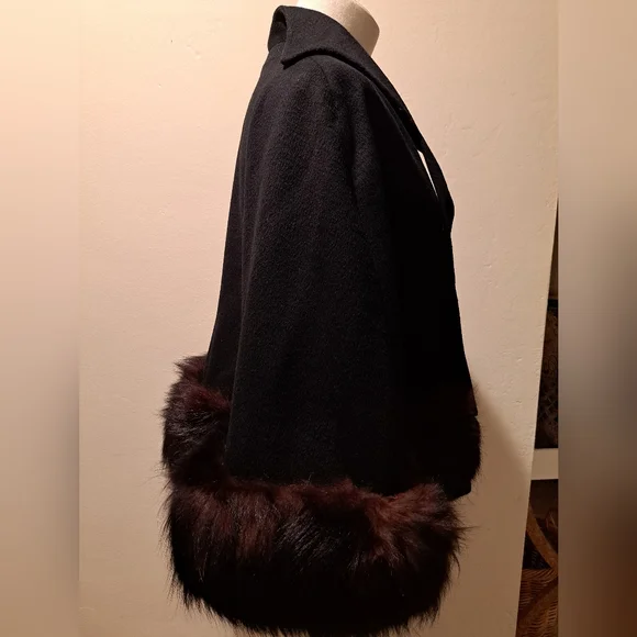 Vintage cashmere cape with fow fur trim✨️🫢🫨 - Picture 5 of 10